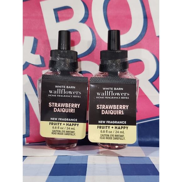BBW Strawberry Daiquiri FRUITY & HAPPY Wallflower Fragrance Refills - Picture 1 of 2